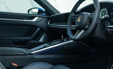 Porsche 911 Turbo S (992) 13