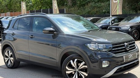 Volkswagen T-Cross SE TSI DSG - ONE OWNER - APPLE CAR PLAY - PARKING SENSORS- FULL SERVICE HIS 