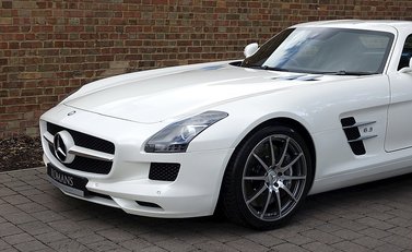 Mercedes-Benz SLS AMG 3
