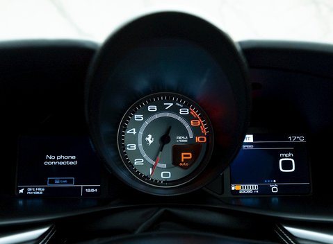 Ferrari GTC4 Lusso 15