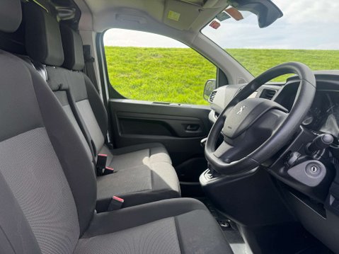 Peugeot Expert 1.5 Expert Asphalt Premium + L1 BlueHDi 7
