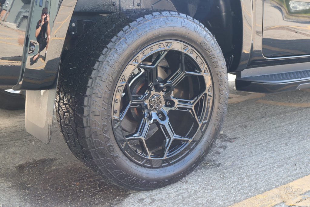 Volkswagen Amarok STYLE 4MOTION Full styling pack over 10k spend looks stunning  21