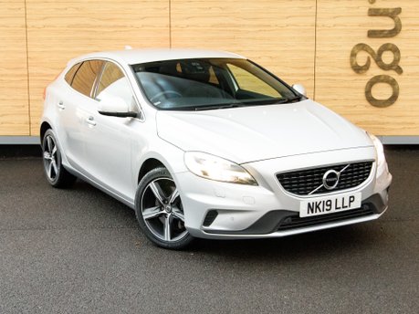 Volvo V40 T2 R-DESIGN EDITION