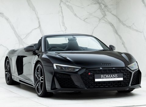 Audi R8 Spyder V10 Performance Carbon Black 1