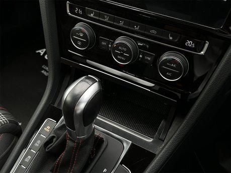 Volkswagen Golf GTI PERFORMANCE TSI DSG 68