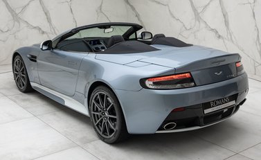 Aston Martin V12 Vantage S ROADSTER 16