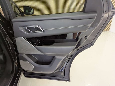 Land Rover Range Rover Velar 3.0 Range Rover Velar R-Dynamic HSE D300 Auto 4WD 5dr 36