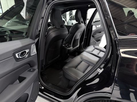 Volvo XC60 B5 ULTRA BLACK EDITION AWD 62