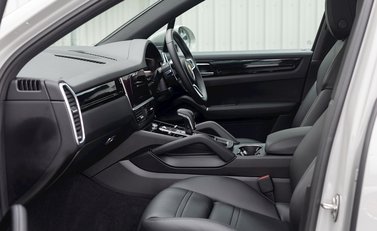 Porsche Cayenne V6 16