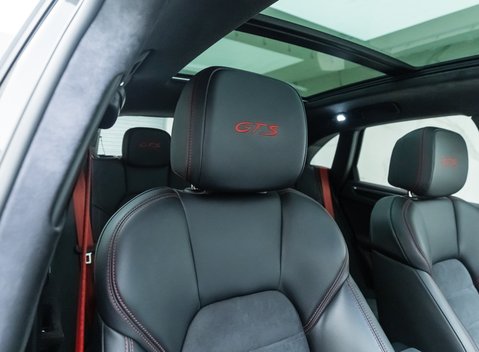 Porsche Macan GTS 12