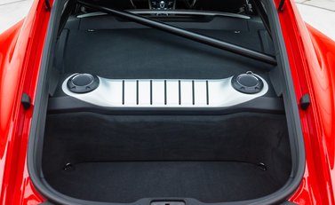 Porsche Cayman GT4 (718) 36