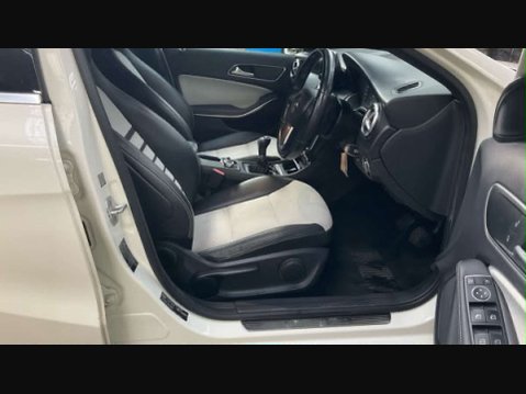Mercedes-Benz A Class 1.6 A180 BlueEfficiency SE 5dr 16