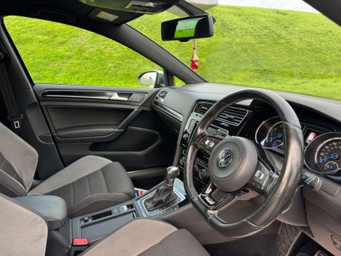 Volkswagen Golf 2.0 Golf R DSG 4WD 5dr 7