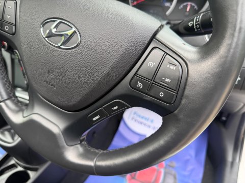 Hyundai i10 1.2 Premium SE Euro 6 5dr 27