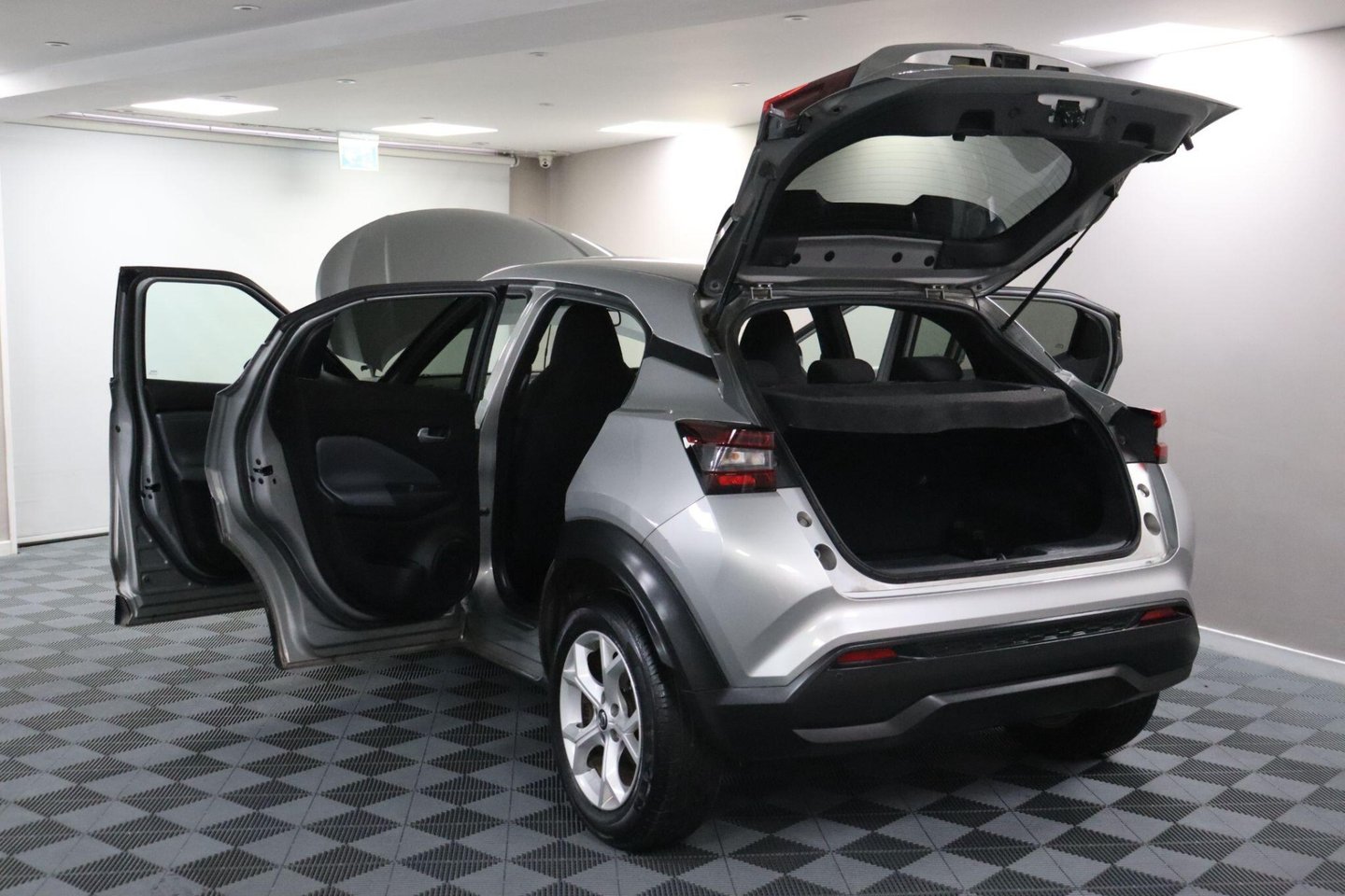 2020 Nissan Juke — image 15