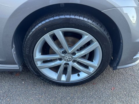 Volkswagen Golf R-LINE TSI ACT BLUEMOTION TECHNOLOGY 43