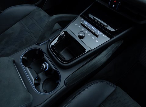 Porsche Cayenne TURBO E-HYBRID Coupe with GT Package 25