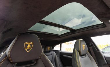 Lamborghini Urus 14