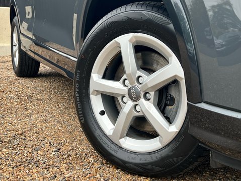 Audi Q2 TFSI SE 13