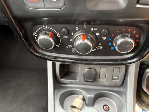 Dacia Duster 1.5 dCi Laureate SUV 5dr Diesel Manual Euro 5 (110 ps) 14