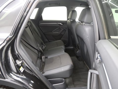 Audi Q3 1.5 TFSI CoD 35 S line S Tronic Euro 6 (s/s) 5dr 24