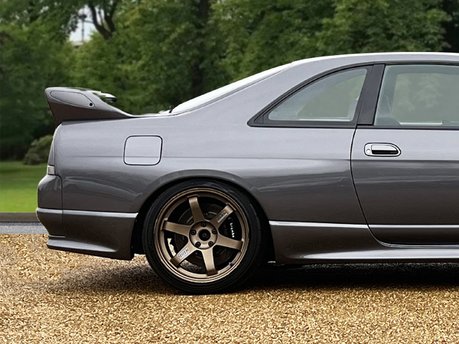 Nissan GT-R R33 V-Spec (Series 3) 12