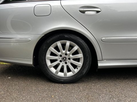 Mercedes-Benz E Class E280 ELEGANCE 23