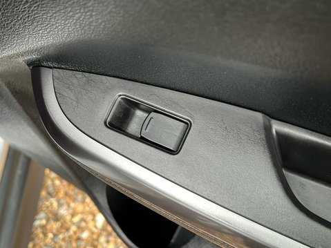 Suzuki Vitara SZ-T MHEV 38