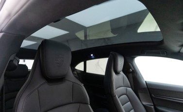 Porsche Taycan 4 CROSS TURISMO 7