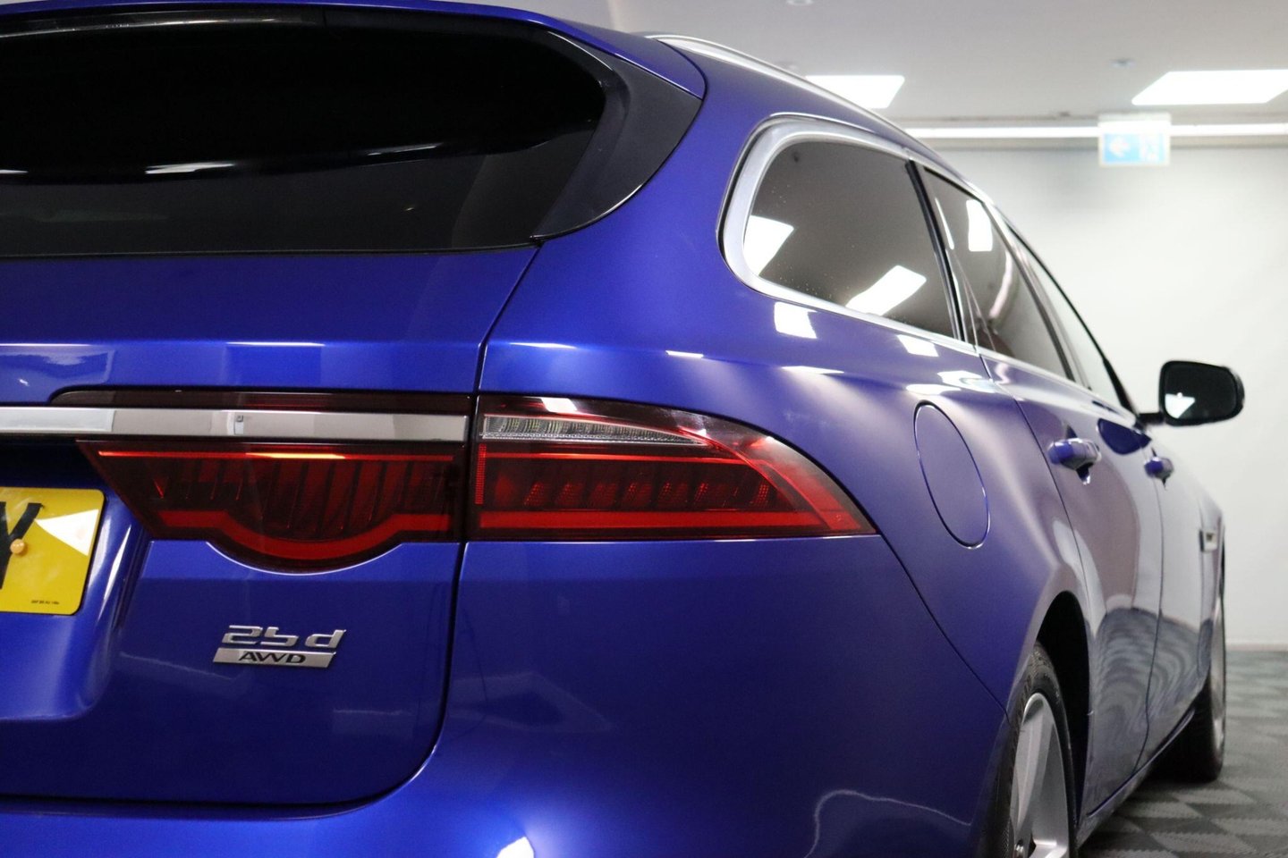 2018 Jaguar XF — image 22