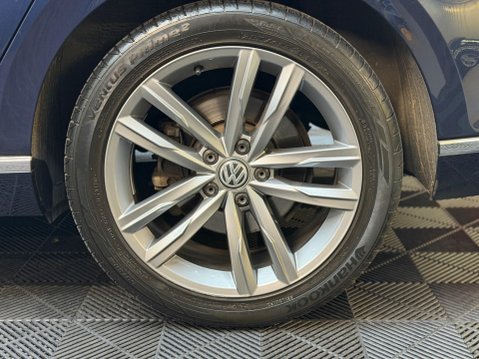 Volkswagen Passat 2.0 TDI BlueMotion Tech GT Euro 6 (s/s) 5dr 27