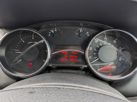 Peugeot 5008 BLUE HDI S/S ALLURE 33