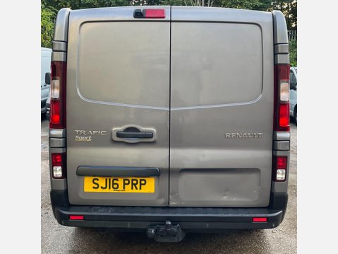 Renault Trafic 1.6 dCi 27 Sport SWB Standard Roof Euro 5 5dr 13