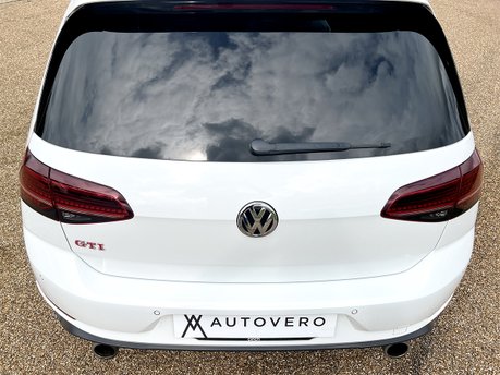 Volkswagen Golf GTI PERFORMANCE TSI DSG 33