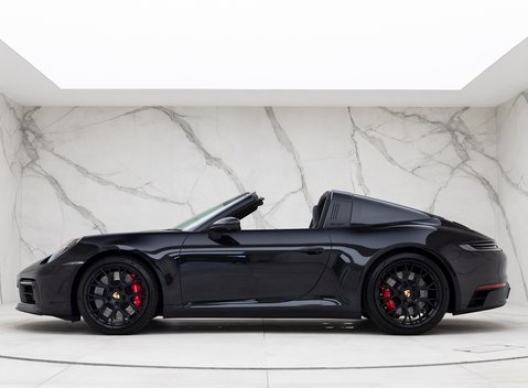 Porsche 911 (992) Targa 4 GTS 2
