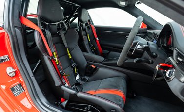 Porsche 911 GT3 (991.2) 8