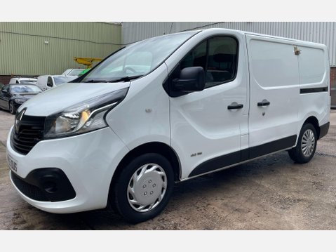 Renault Trafic 1.6 dCi 27 Business+ SWB Standard Roof Euro 5 5dr 23