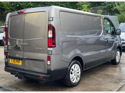 Renault Trafic 1.6 dCi 27 Sport SWB Standard Roof Euro 5 5dr 11