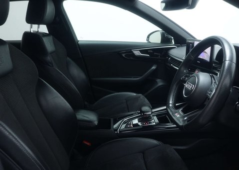 Audi A4 2.0 A4 Black Edition 35 TFSI Semi-Auto 4dr 47