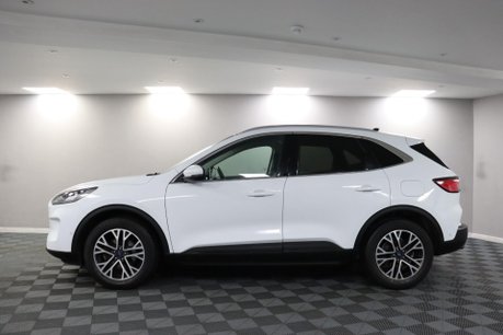 Ford Kuga TITANIUM FIRST EDITION 18