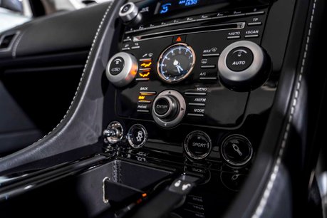 Aston Martin DBS V12 VOLANTE. FULL ASH. CARBON EXT. CERAMIC BRAKES. BANG & OLUFSEN. 33