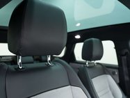 Land Rover Range Rover Evoque 2.0 Range Rover Evoque R-Dynamic HSE D MHEV Auto 4WD 5dr 18