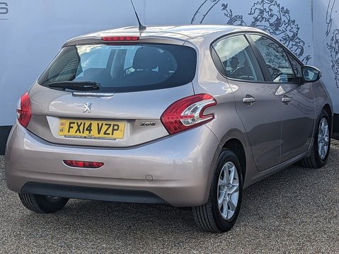 Peugeot 208 HDI ACTIVE 9