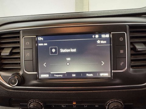 Vauxhall Vivaro 1.5 Vivaro F2700 Dynamic S/S 17