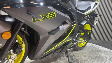 Lexmoto LXS 2023 ONLY 1K NEW MOT 125CC SPORTS BIKE LEARNER 36