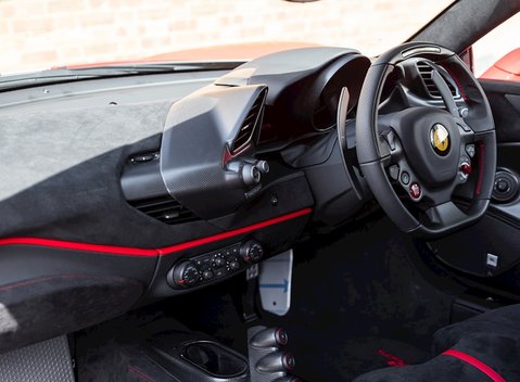Ferrari 488 Pista 15