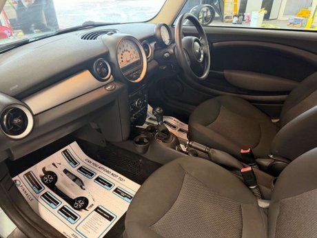Mini Hatch 2.0 Cooper D Auto Euro 5 3dr 9