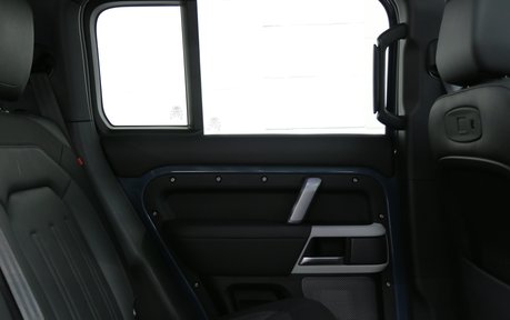 Land Rover Defender 110 D250 x-Dynamic HSE - 1 Owner 23