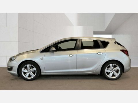 Vauxhall Astra 1.6 16v SRi Hatchback 5dr Petrol Auto Euro 5 (115 ps) 6