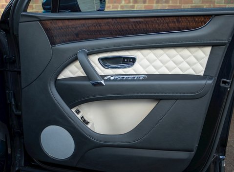 Bentley Bentayga V8 25